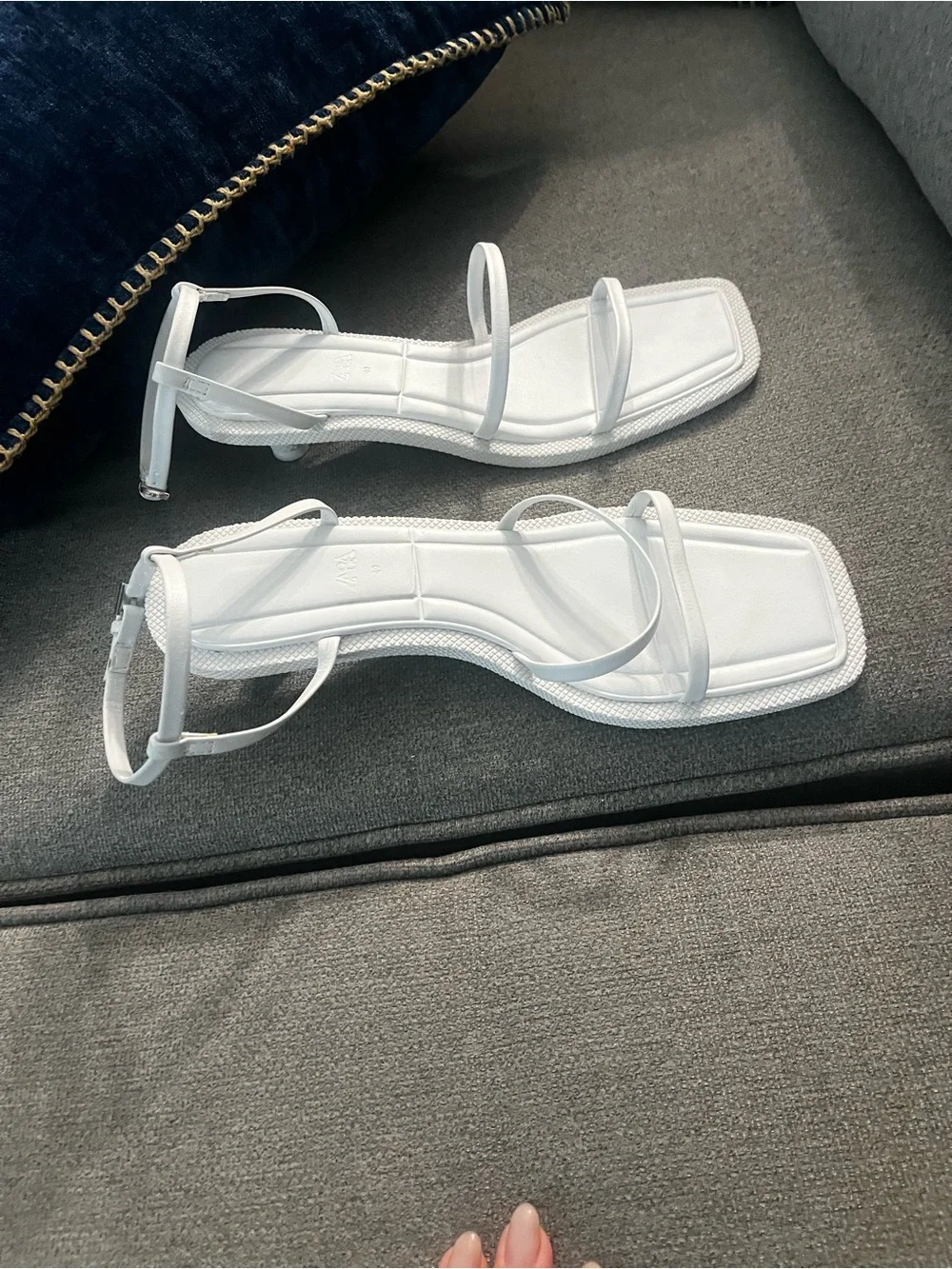 ZARA NWOT Leather White Kitten Heel Strappy Ankle‑Buckle Sandals for Women - Picture 4 of 11